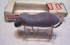 06112 Vintage Heddon Flocked Meadow Mouse Lure 2-5 8   Flocking Is Bad