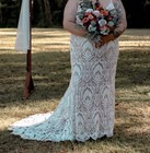 Watters Ivory Lace Sleeveless V-neck Wedding Dress Gown W  Train 18