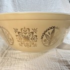 Pyrex 404 Golden Medallion 4 Qt Large Glass Nesting Mixing Bowl Beige