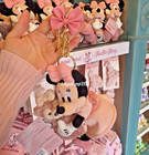Authentic 2026 New Hong Kong Disney Minnie Mouse Hug Shelliemay Plush Keychain