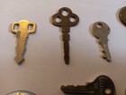 Lot Of Old Vintage Locks   Keys Flat Yale  Helping Hand  Brinks