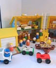 Vintage Fisher Price Little People Family Playhouse  Euc mint     extras loaded