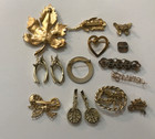 Antique To Vintage Lot Of 15 Gold Tone Brooches Various Shapes Sizes Unsigned