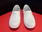 Crocs Duel Comfort White Nurse Work Shoes 7w -slip Resistant Non Marking