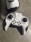 22    Wowwee Robosapien 2005 With Remote White -  please Read 
