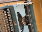 Ultra Rare Underwood Star Portable Manual Typewriter   Case