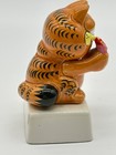 Vintage 1981 Enesco Ceramic Garfield The Cat Figurine Cast     Grandma Read To Me
