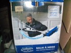 New Light Weight Winter Extended Pole Blue Snowjoe Jumbo 2 In 1 Ice Scraper