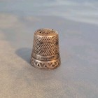 Antique Stern Bros Sterling Silver Thimble Size 11 Triangle Leaf Border Partern