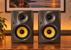 Behringer Truth B1030a Powered Studio Monitor  pair    Behringer Umc22 Bundle