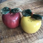 Oneida Apples Salt Pepper Shakers Yellow Red Ceramic Vintage Kitchen Cooking