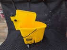  new  Rubbermaid Wave Mop Bucket With Wringer  new  Bnib
