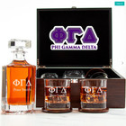 Phi Gamma Delta - Fraternity Decanter And 2 Glasses In Wood Box Set
