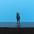 Mini Bronze Howling Wolf Figurine Wild Animal Metal Art Sculpture Decor
