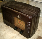 Vintage 1941  Emerson Bakelite Radio Model Dw330b - Gets Some Local Stations