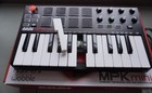 Akai Professional Mpk Mini Compact Keyboard Synthesizer   Pad Controller Nib