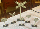 Vintage Lionel Trains No 309 Yard Railroad Signs   Dinky Toys 4way Traffic Light