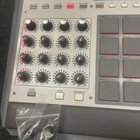 Akai Mpc Renaissance Sampler   Sequencer Pad Triggers Built-in Effects 16 Pads