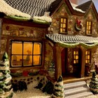 2007 Retired St  Nicholas Square Village Collection Stone Cabin Box Light Mint