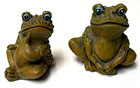 Mini Toads Or Frogs Green brown Resin 1 75  High X 2  Long Blue Bulgy Eyes China