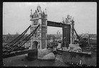 C1898 Victorian Trade Card  hood s Photo Of The World  Tower Bridge London