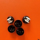 Auth Chanel Vintage-style Set Of 5 Black And White Buttons 18mm Set Of 5