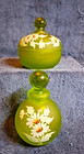 Vintage Westmoreland Frosted Mist Green White Daisy Powder  Box   Perfume Bottle