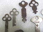Vintage   Antique Lot Of 28 Unique Flat straight Keys Various Makers   Sizes