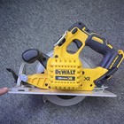 Dewalt Dcs570 20v Max Xr Brushless Cordless 7-1 4 In Circular Saw