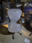 Herman Miller Aeron Gray Mesh Office desk Task Chair W  Armrests Casters