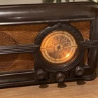 Vintage Pilot Radio Model G352 - 1930s Bakelite  Powers On  No Reception