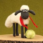 The Makerss Felting Kit - Aardman Shaun The Sheep - On Four Legs Needle Felt Kit