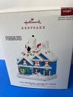 Hallmark 2019 Keepsake Merriest House In Town Peanuts Gang Snoopy Magic Ornament