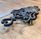 Antique Cast Iron Spade Trivet     Vintage Rustic Decor     Pristine    usa