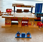 Vintage 1981 Matchbox Electronic Sounds Service Repair Center Playset 1 64 Car