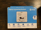 At t 1740 Digital Answering Machine System 60 Minutes Record Time date Stamp New