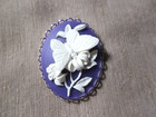 Xl Beautiful Cameo Button - White Butterfly   Flowers On Purple Bkgnd 1-1 2 In