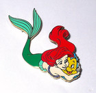 Le Disney Pin Rare Little Mermaid Ariel Hugging Flounder Hug Pal     From Box Set