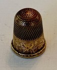 Vtg Victorian Chased Gold Band Sewing Thimble Monogram    meh    Floral Design  75x1