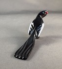 Large Zuni Black Marble   Shell Magpie Fetish W  Red Berry By Calvert Bowannie