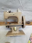 Singer Model 20 Sewhandy Child s Toy Sewing Machine Box Clamp Sew Handy Beige