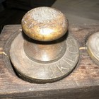 Antique Set Of 5 Brass Scale Weights Housed In A Wooden Block  1 Kilogram  500
