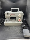 Singer Classic 44s Heavy Duty Sewing Machine  23 Built In Stitches  read 