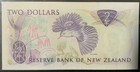1977-1981  New Zealand Paper Money - 2 Dollars Banknote 