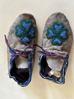 Antique American Plains Indian  Beaded Child s Moccasins   6 5  X 3 