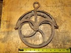 Antique Cast Iron Farm Barn Well Water Pulley    9  Wheel  