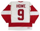 Red Wings Gordie Howe  mr  Hockey  Hof 1972  Signed White Ccm Jersey Psa  q41382