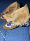 Vintage Native American Hand Beaded Tan Suede Leather Moccasins 10   