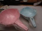 2 Pcs  Tupperware 1   2 Quart Classic Colander Strainers  Mint   Pink Free Shipp
