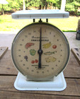 Vintage American Family Kitchen Food Scale  25lb White Farmhouse